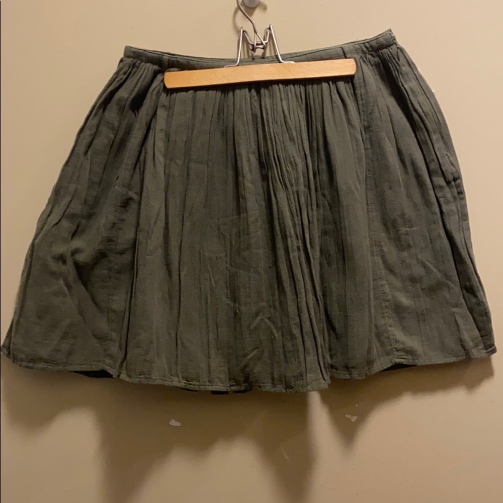OLD NAVY KHAKI FLOWY MINI SKIRT